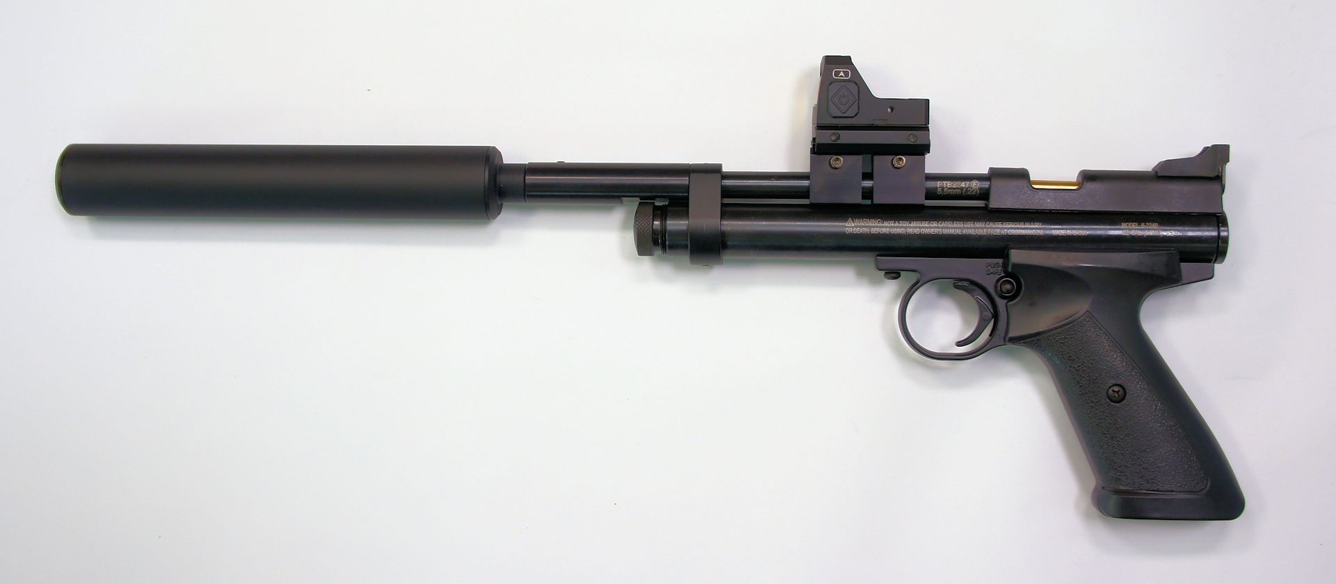 Crosman 2240 5,5mm als Set mit Adaptern Schalldämpfer und Leuchtpunktvisier Crosman 2240 5,5mm als Set mit Adaptern Schalldämpfer und Leuchtpunktvisier