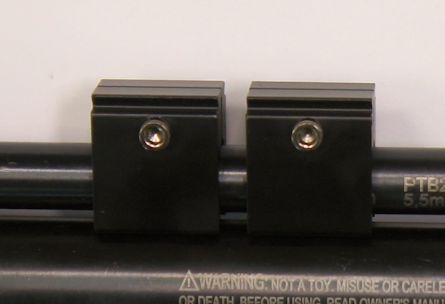 Klemmmontagen mit 11 mm breiter Schiene für Crosman 2240 Klemmmontagen mit 11 mm breiter Schiene für Crosman 2240