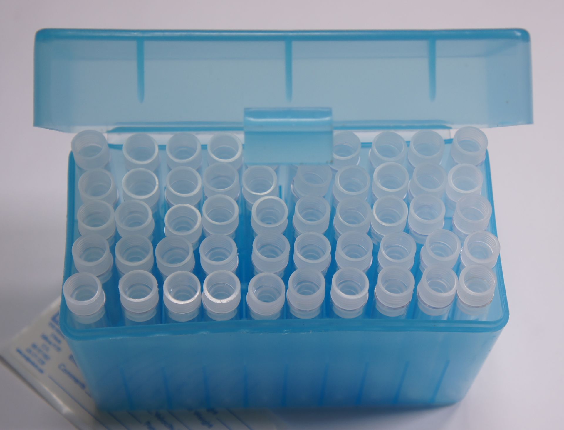 Klappbox mit 50 St. Pulverröhrchen bis je 75 grs., leer Klappbox mit 50 St. Pulverröhrchen bis je 75 grs., leer